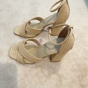 House of Harlow Cava Heel in Natural